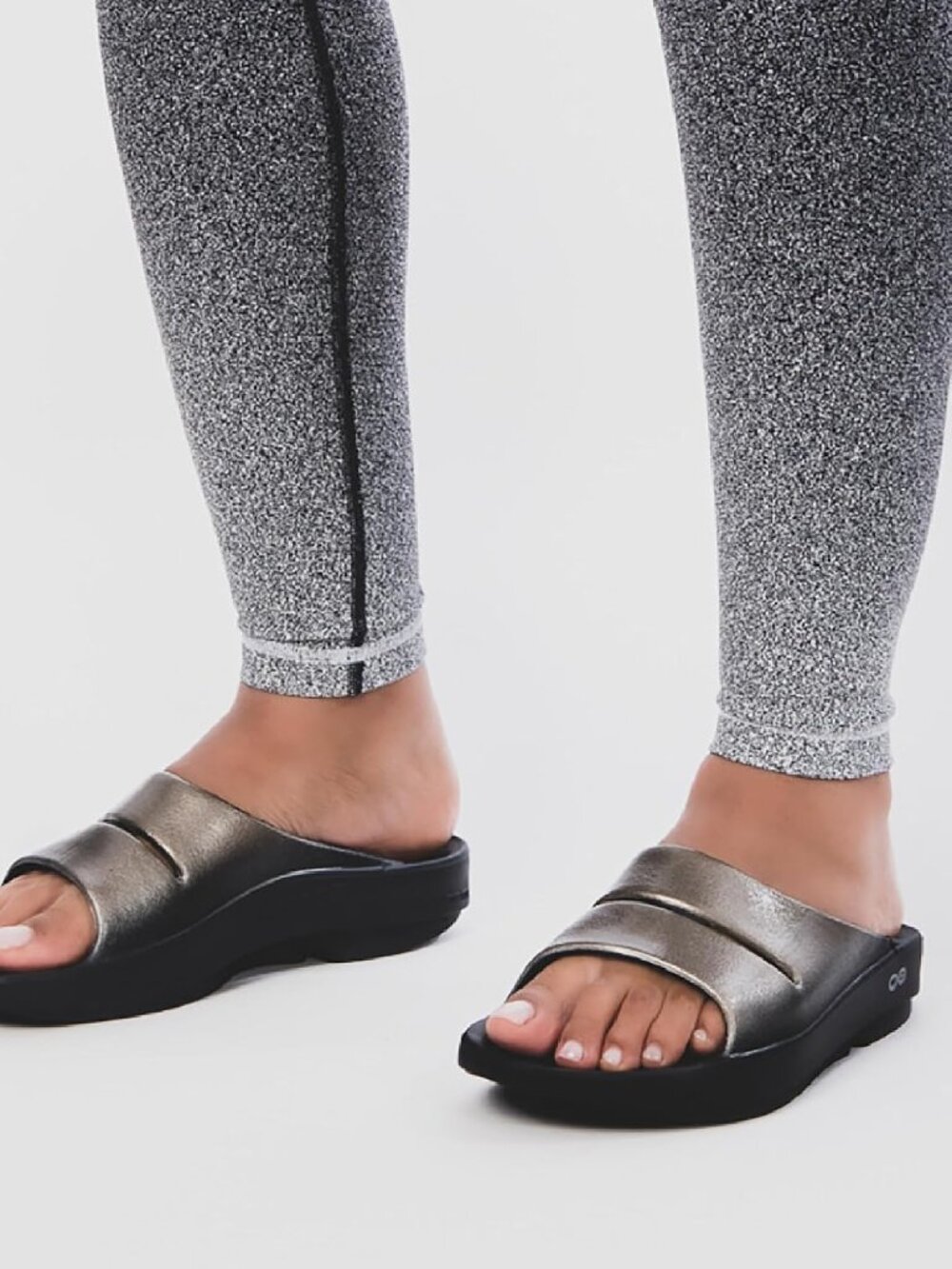 Women's Ooahh Luxe Slide Sandal - Picture 6 of 6